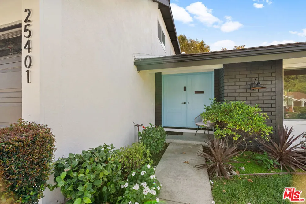 25401 Champlain Road Laguna Hills, CA 92653
