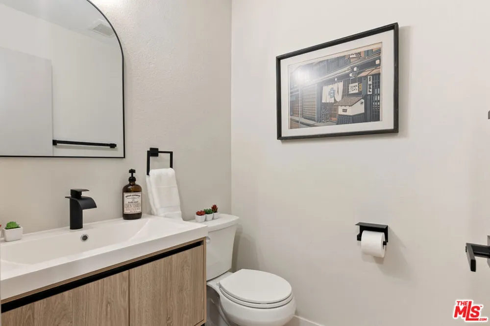 25401 Champlain Road Laguna Hills, CA 92653