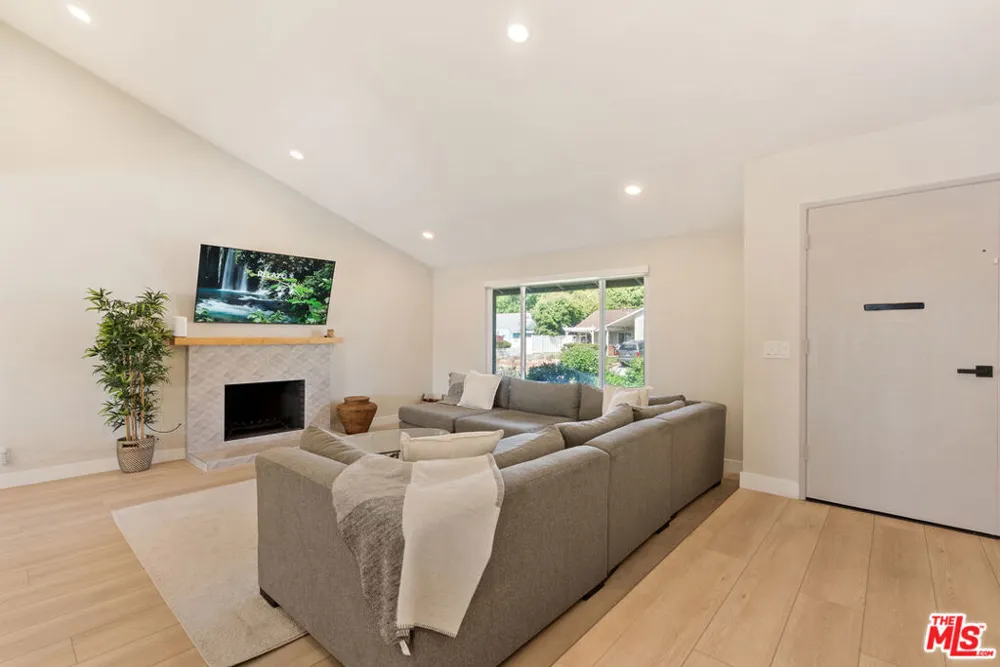 25401 Champlain Road Laguna Hills, CA 92653
