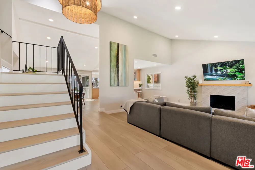 25401 Champlain Road Laguna Hills, CA 92653