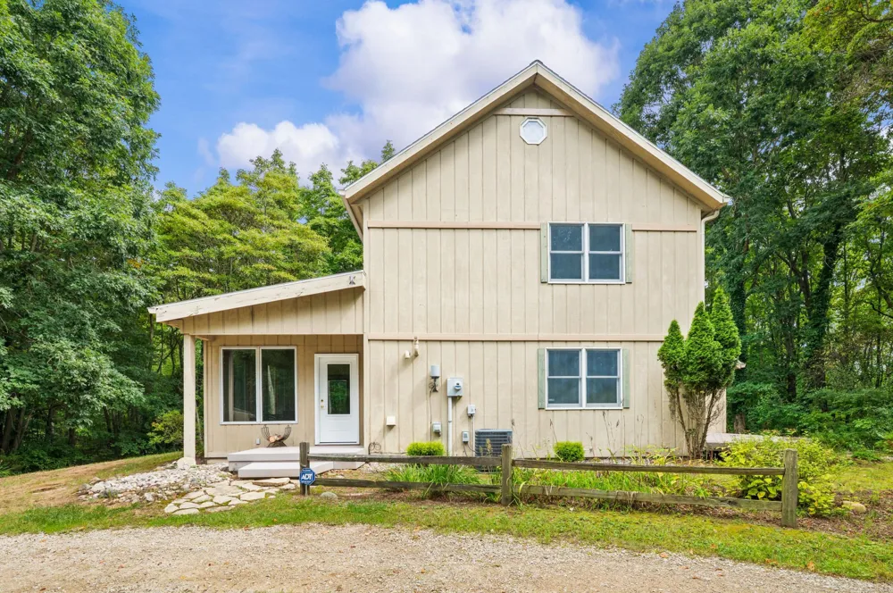 5471 Little Paw Paw Lake Road Coloma, MI 49038