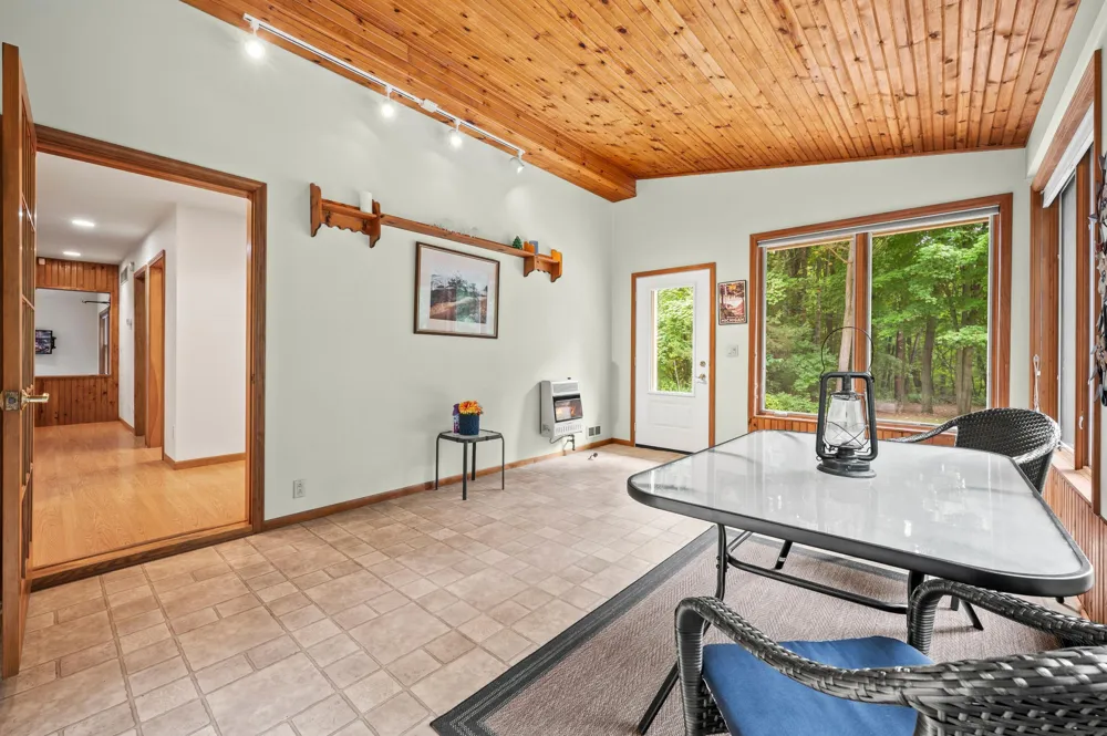 5471 Little Paw Paw Lake Road Coloma, MI 49038