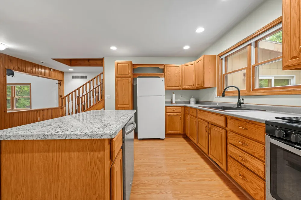 5471 Little Paw Paw Lake Road Coloma, MI 49038