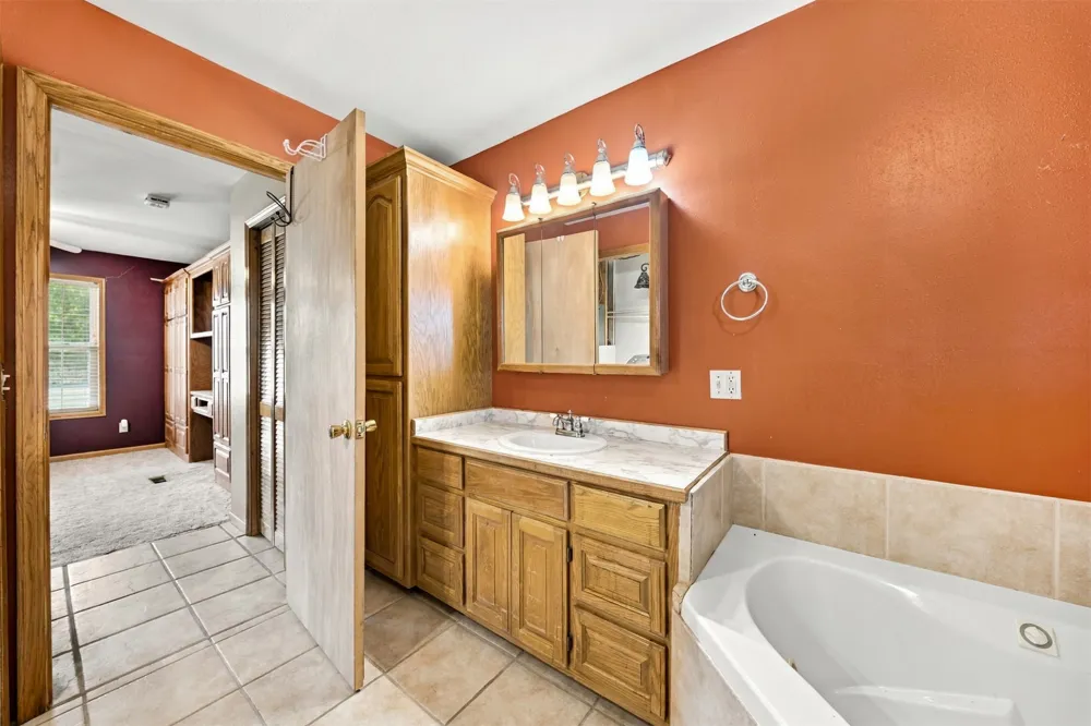 768 E Main Street Adair, OK 74330