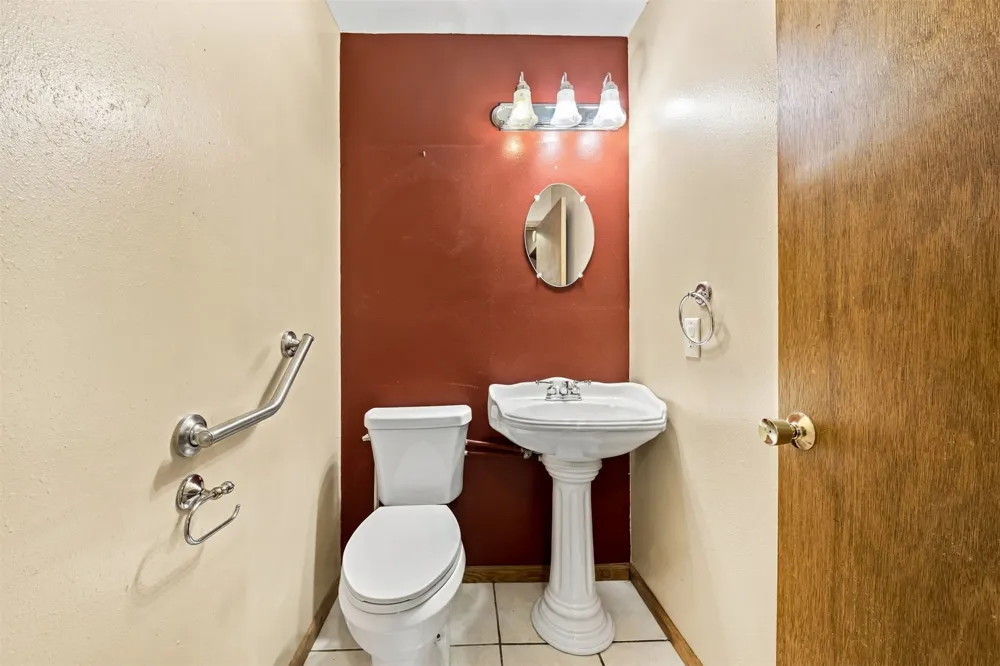 768 E Main Street Adair, OK 74330