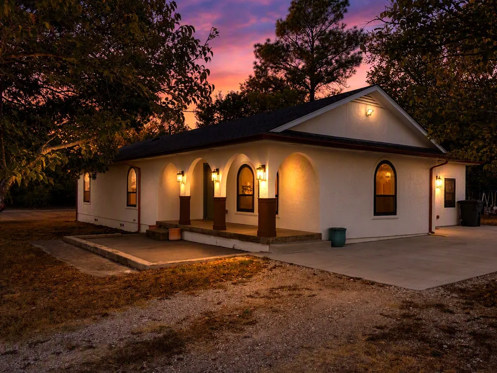 360 Rockett Lane Pecan Hill, TX 75154