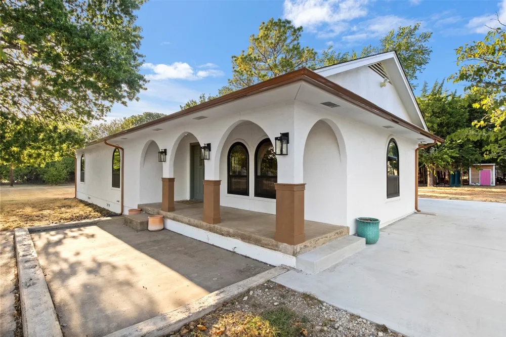 360 Rockett Lane Pecan Hill, TX 75154