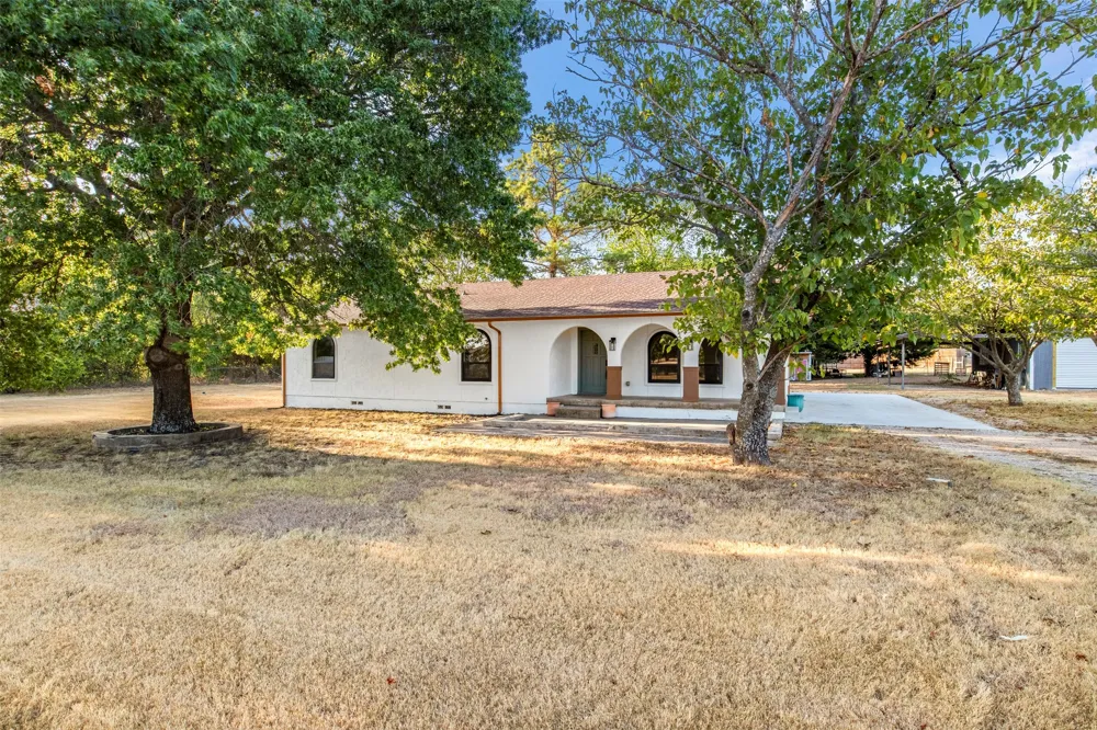 360 Rockett Lane Pecan Hill, TX 75154