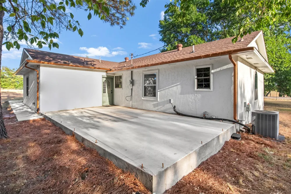 360 Rockett Lane Pecan Hill, TX 75154