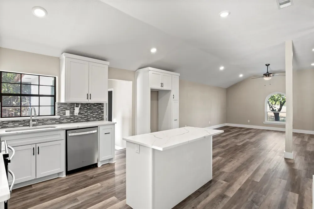 360 Rockett Lane Pecan Hill, TX 75154