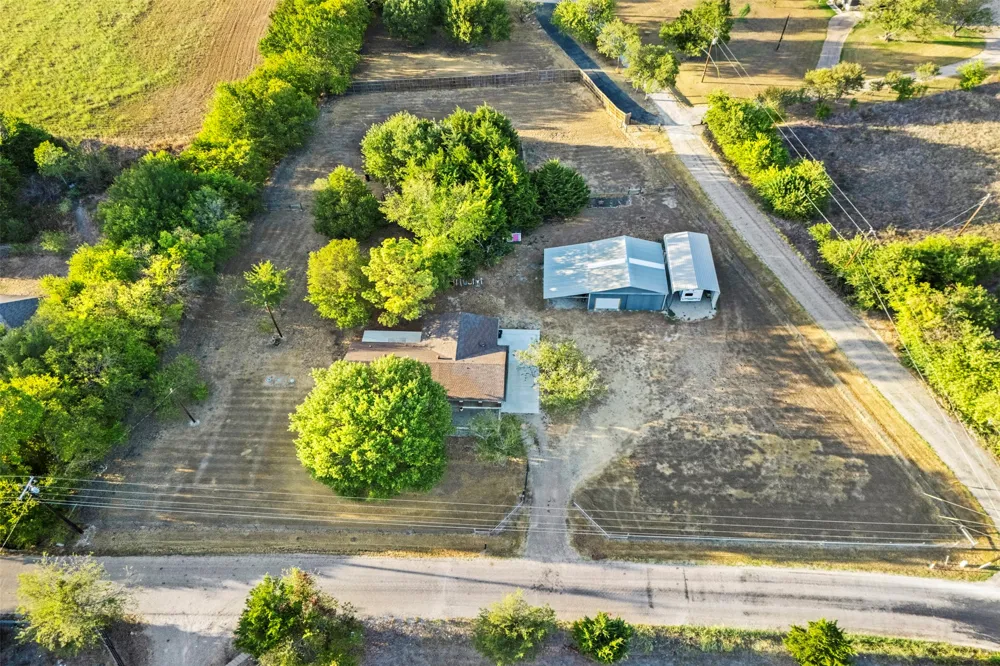 360 Rockett Lane Pecan Hill, TX 75154