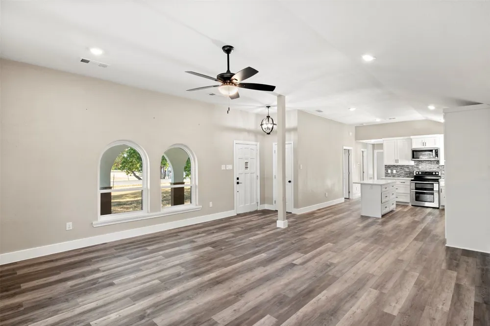 360 Rockett Lane Pecan Hill, TX 75154