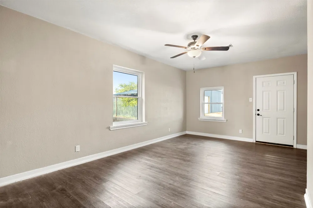 360 Rockett Lane Pecan Hill, TX 75154