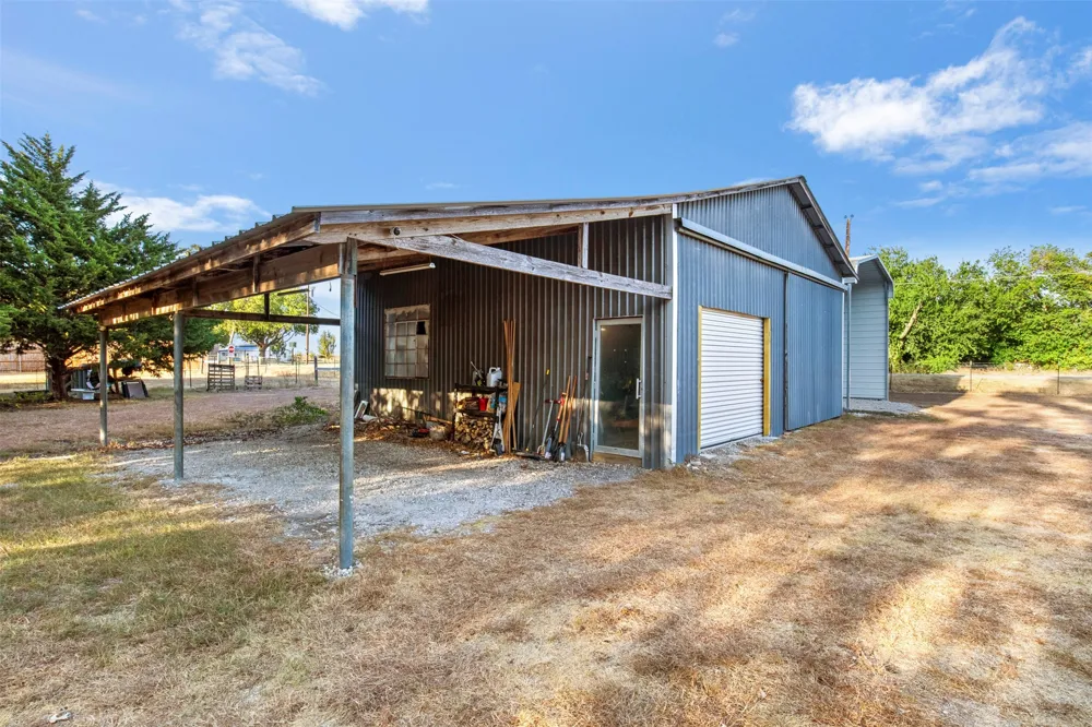 360 Rockett Lane Pecan Hill, TX 75154