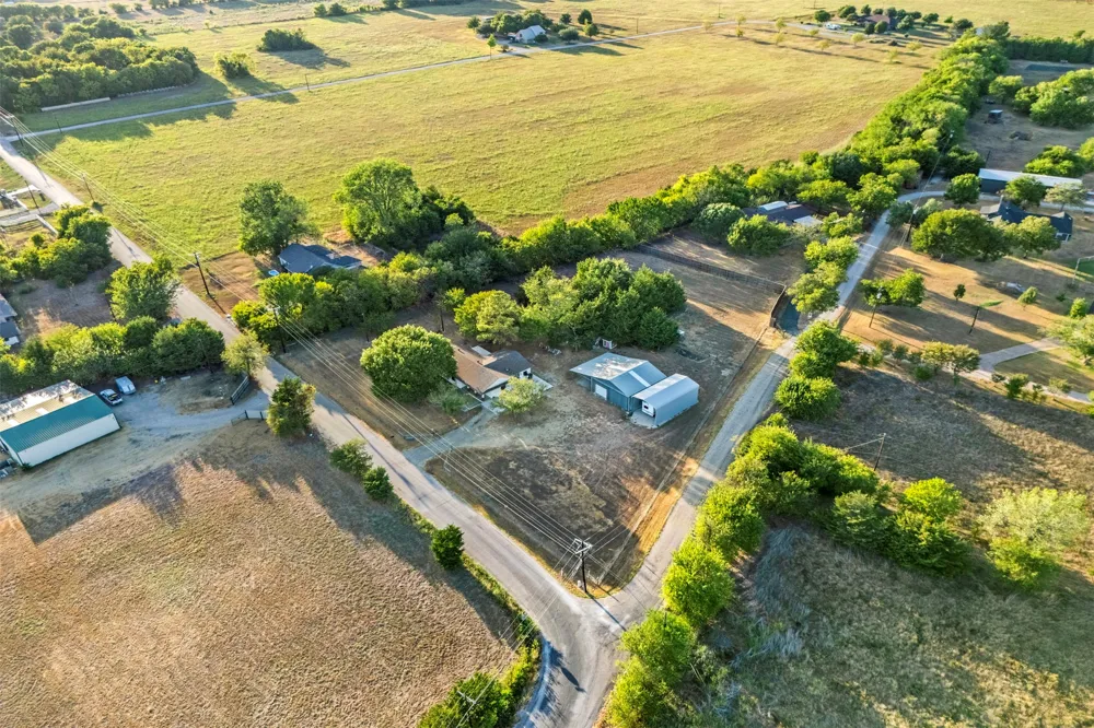 360 Rockett Lane Pecan Hill, TX 75154