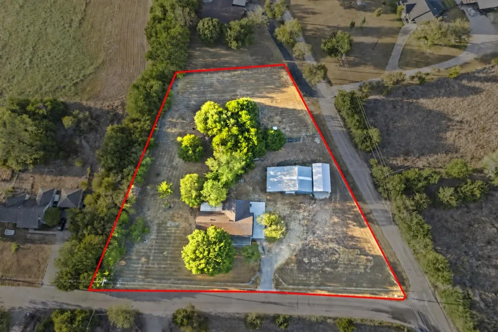 360 Rockett Lane Pecan Hill, TX 75154