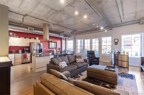 1499 Blake Street #4S
