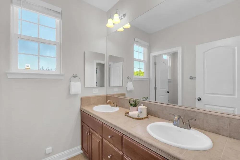 1725 Espana Way Morgan Hill, CA 95037