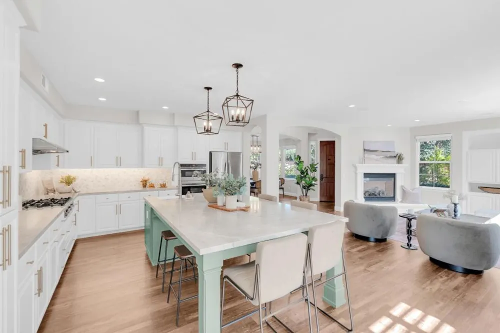 1725 Espana Way Morgan Hill, CA 95037