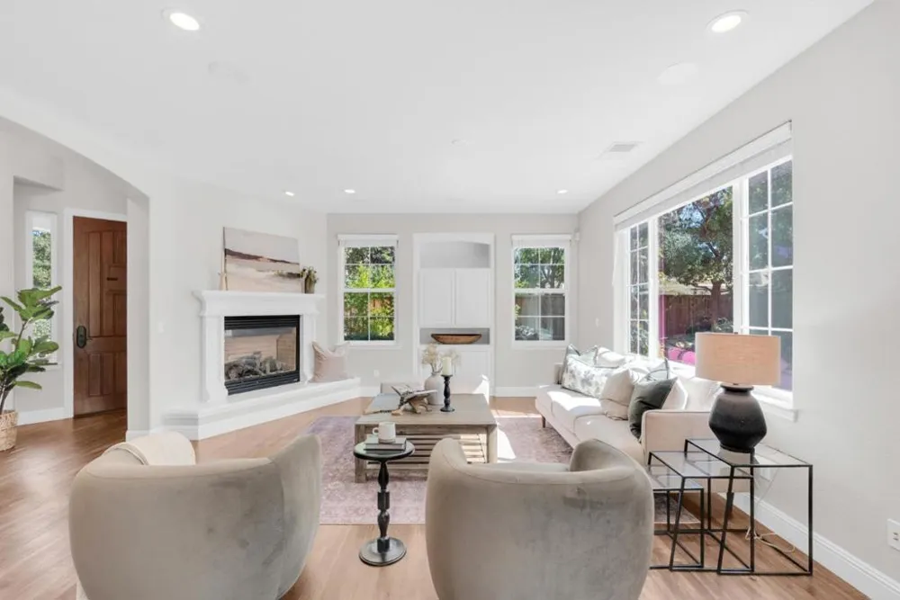 1725 Espana Way Morgan Hill, CA 95037