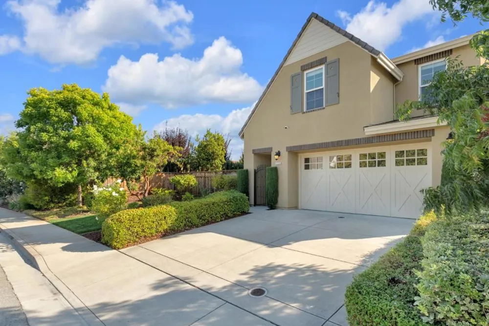 1725 Espana Way Morgan Hill, CA 95037