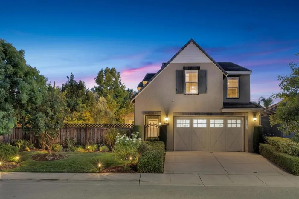 1725 Espana Way Morgan Hill, CA 95037