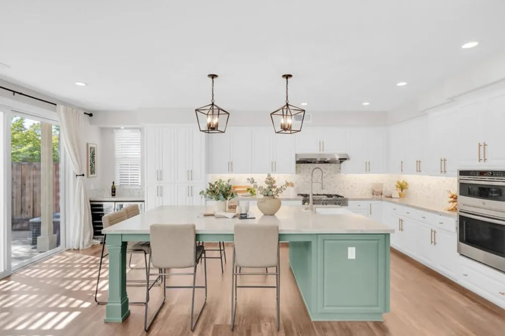 1725 Espana Way Morgan Hill, CA 95037