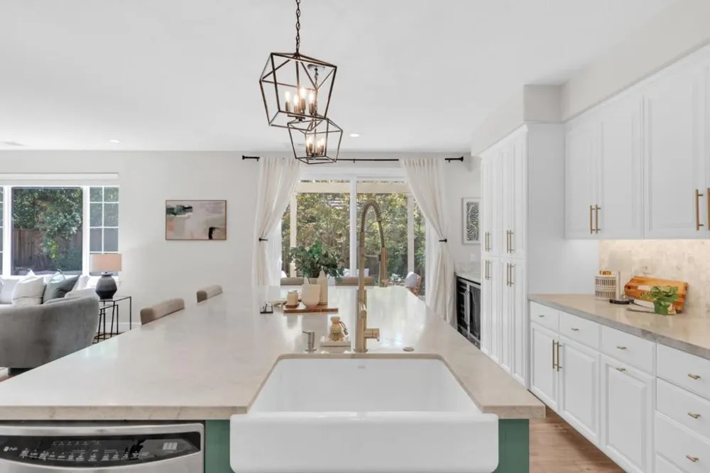 1725 Espana Way Morgan Hill, CA 95037