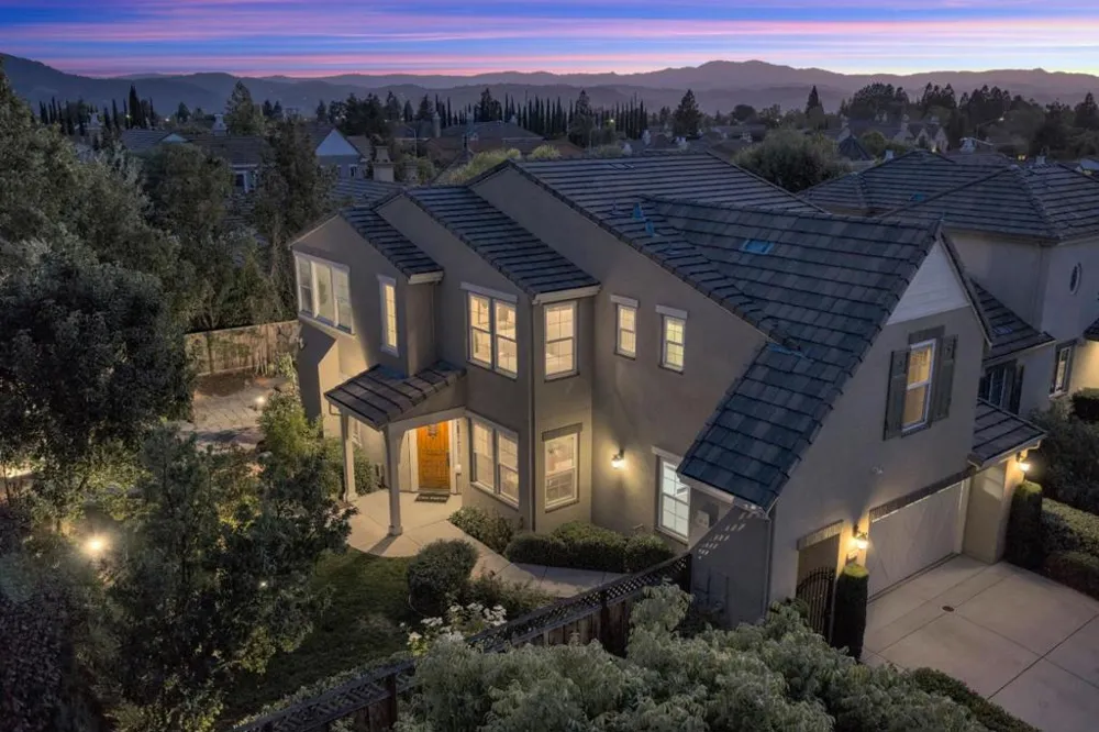 1725 Espana Way Morgan Hill, CA 95037