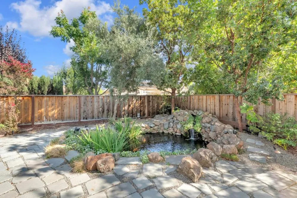 1725 Espana Way Morgan Hill, CA 95037