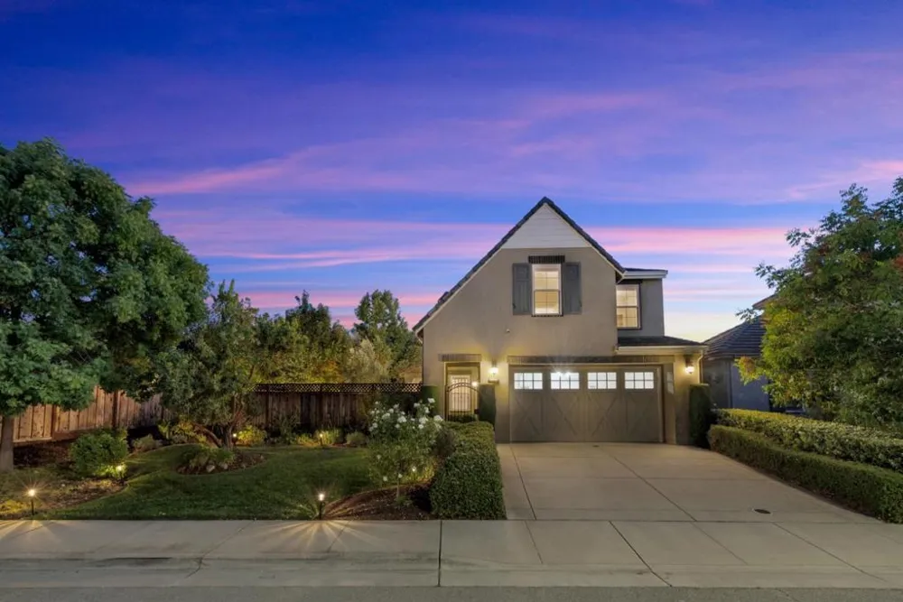 1725 Espana Way Morgan Hill, CA 95037