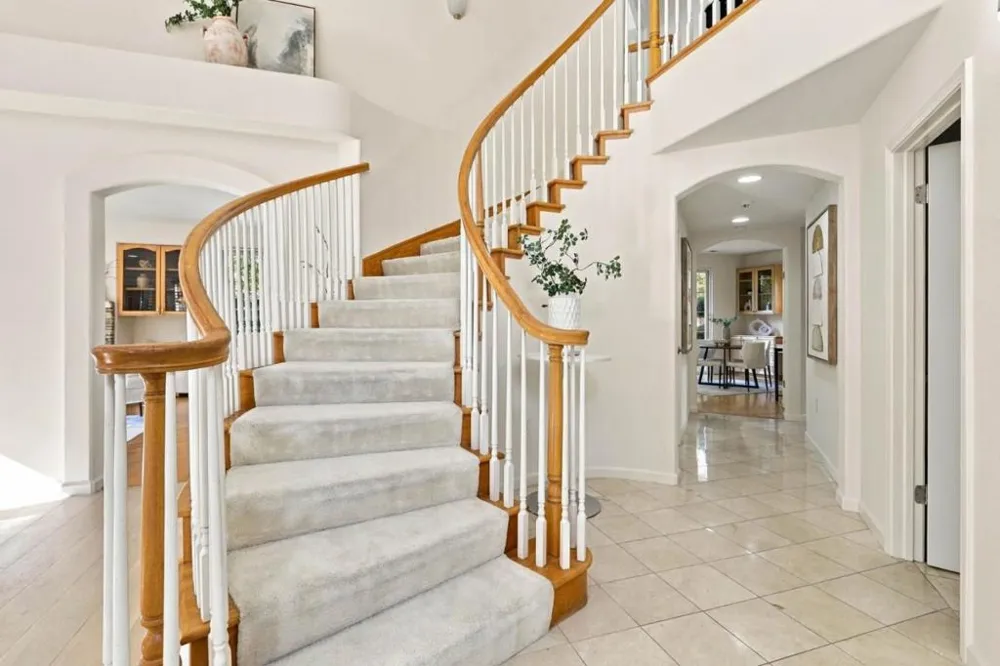 18896 Woodleigh Court Saratoga, CA 95070
