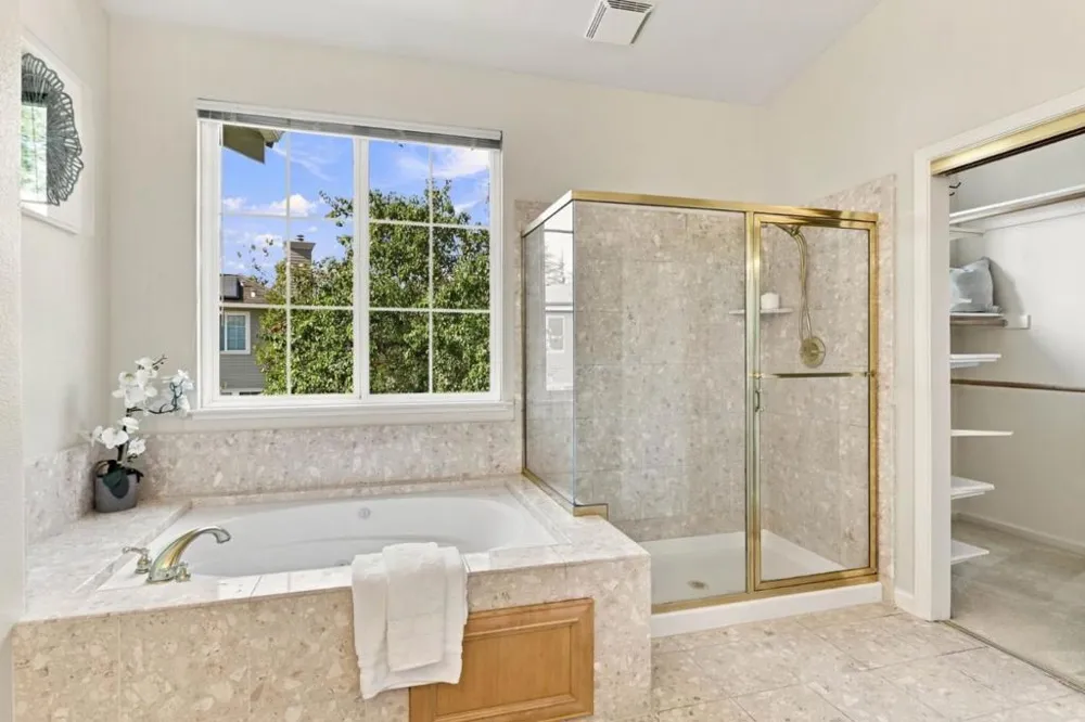 18896 Woodleigh Court Saratoga, CA 95070