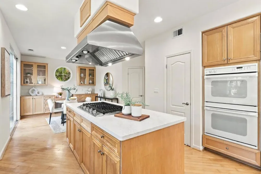 18896 Woodleigh Court Saratoga, CA 95070
