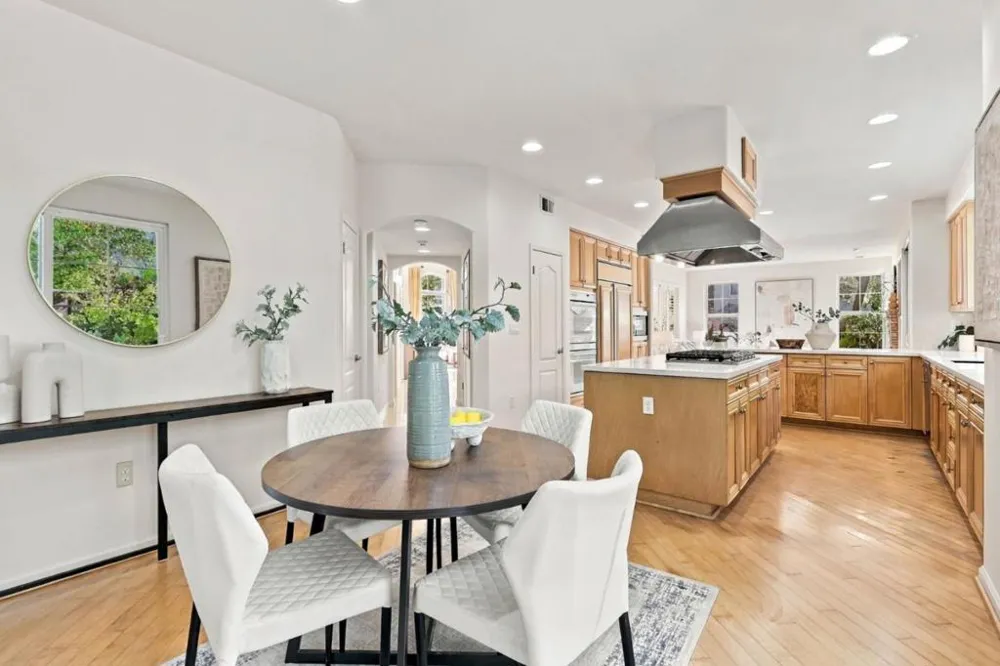 18896 Woodleigh Court Saratoga, CA 95070