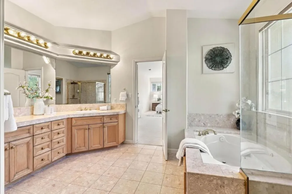 18896 Woodleigh Court Saratoga, CA 95070