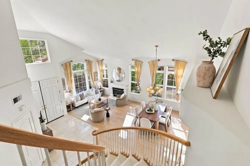 18896 Woodleigh Court Saratoga, CA 95070