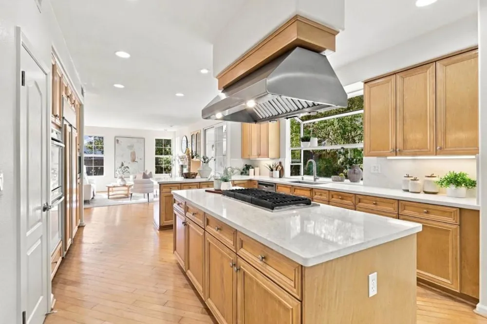 18896 Woodleigh Court Saratoga, CA 95070