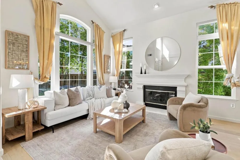 18896 Woodleigh Court Saratoga, CA 95070