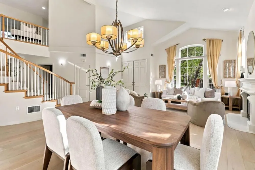 18896 Woodleigh Court Saratoga, CA 95070