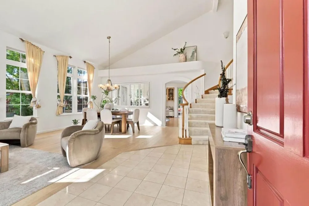 18896 Woodleigh Court Saratoga, CA 95070