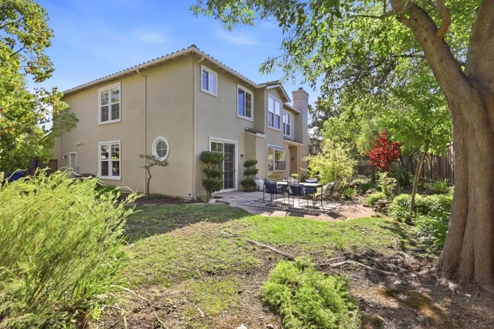 18896 Woodleigh Court Saratoga, CA 95070
