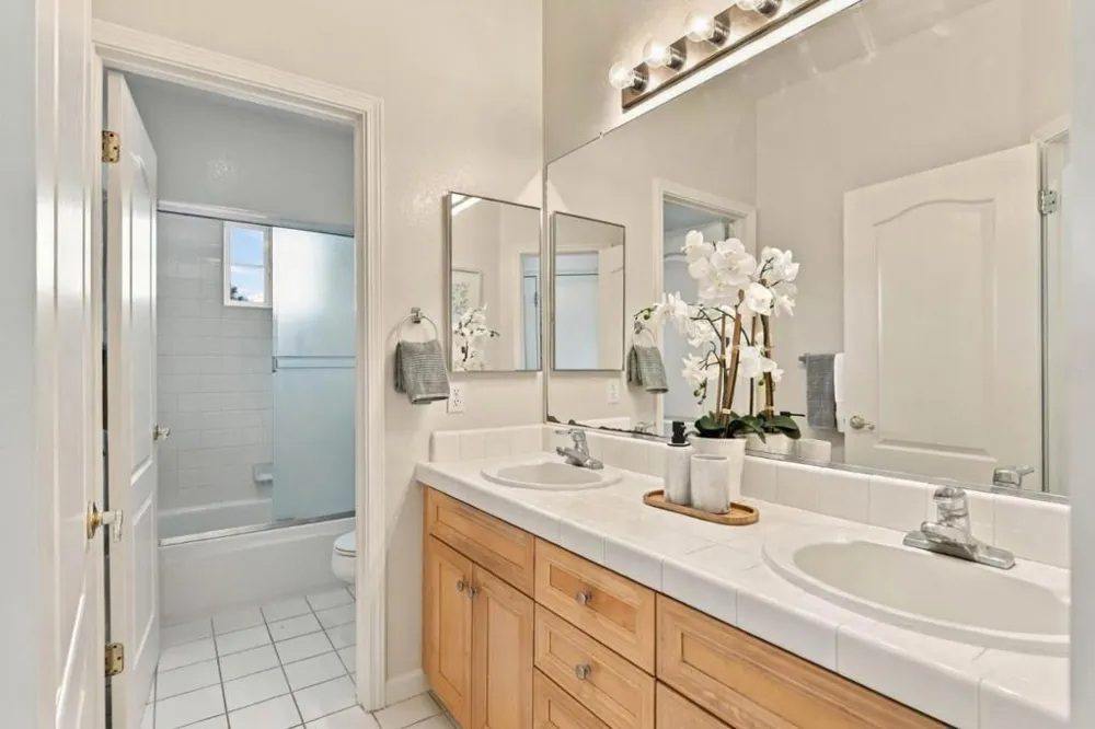 18896 Woodleigh Court Saratoga, CA 95070