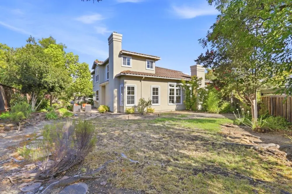 18896 Woodleigh Court Saratoga, CA 95070