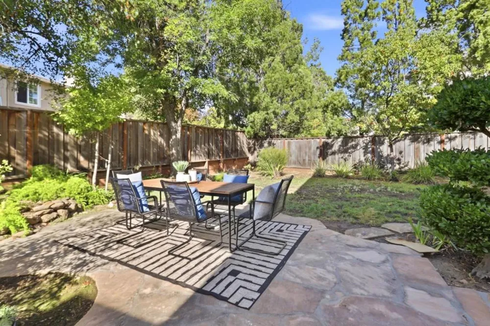 18896 Woodleigh Court Saratoga, CA 95070