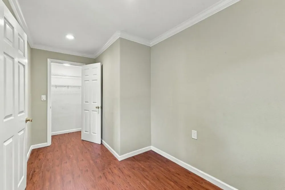 14527 Oak Street Saratoga, CA 95070