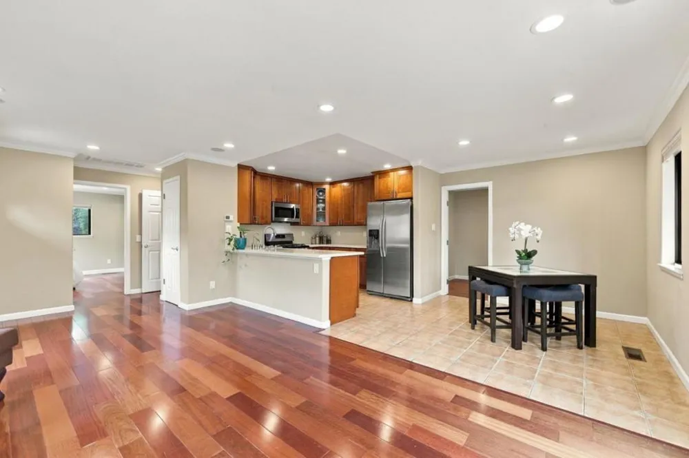 14527 Oak Street Saratoga, CA 95070