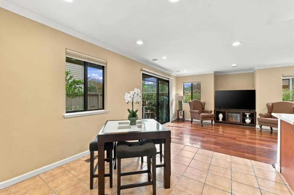 14527 Oak Street Saratoga, CA 95070