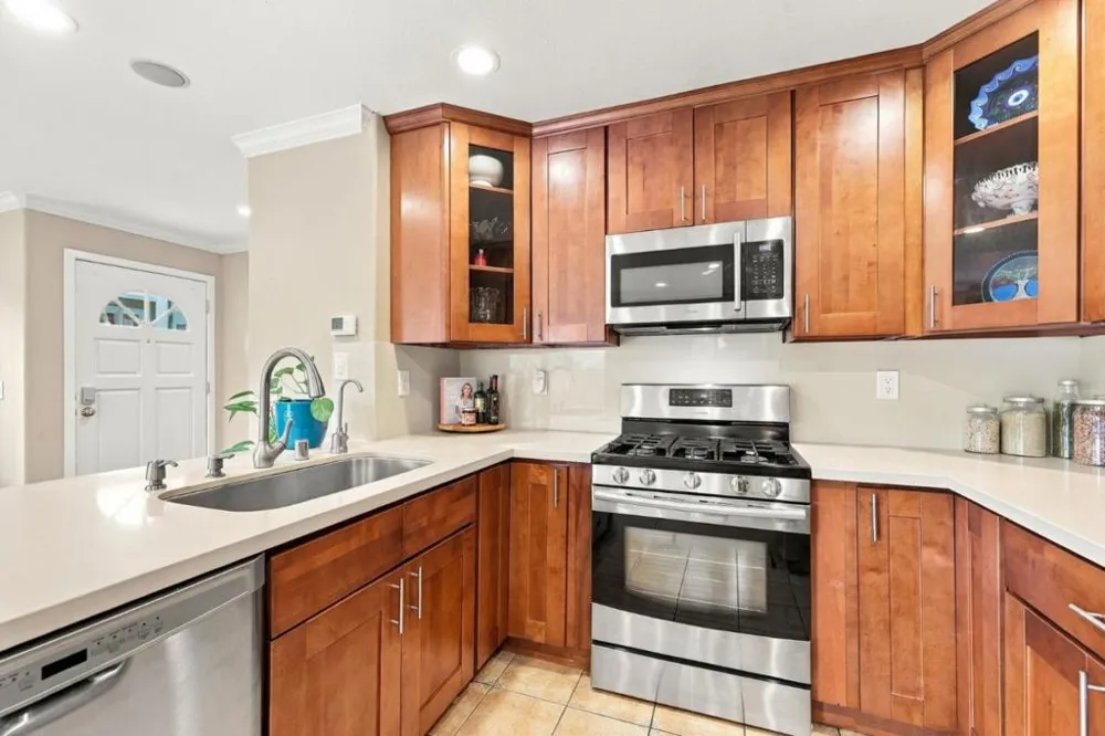 14527 Oak Street Saratoga, CA 95070