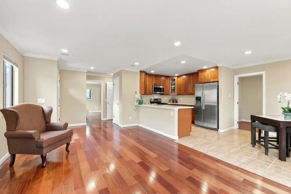 14527 Oak Street Saratoga, CA 95070